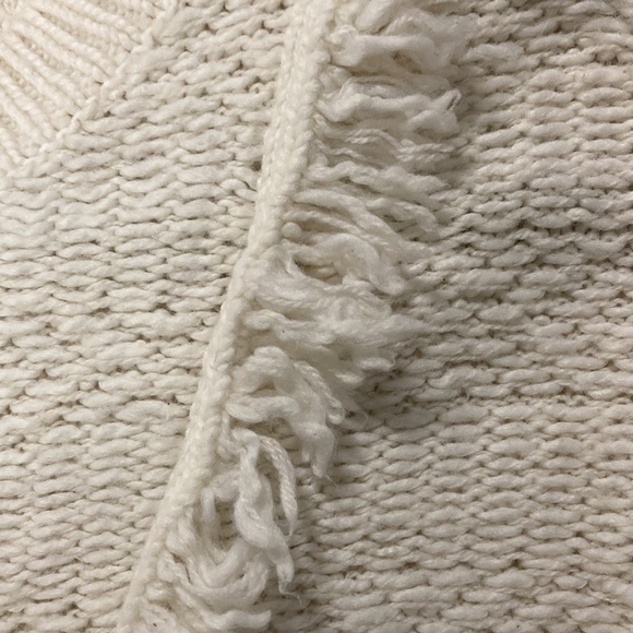 Women’s Gap Off-White Wool Blend Fringe Crew Neck Sweater wool blend - Picture 7 of 9
